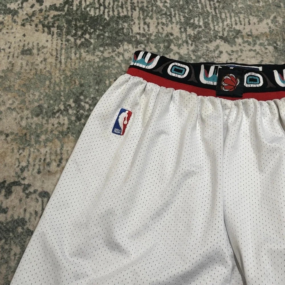 Vintage Adidas Vancouver Grizzlies NBA Shorts White Men's Large HWC 90s Retro L